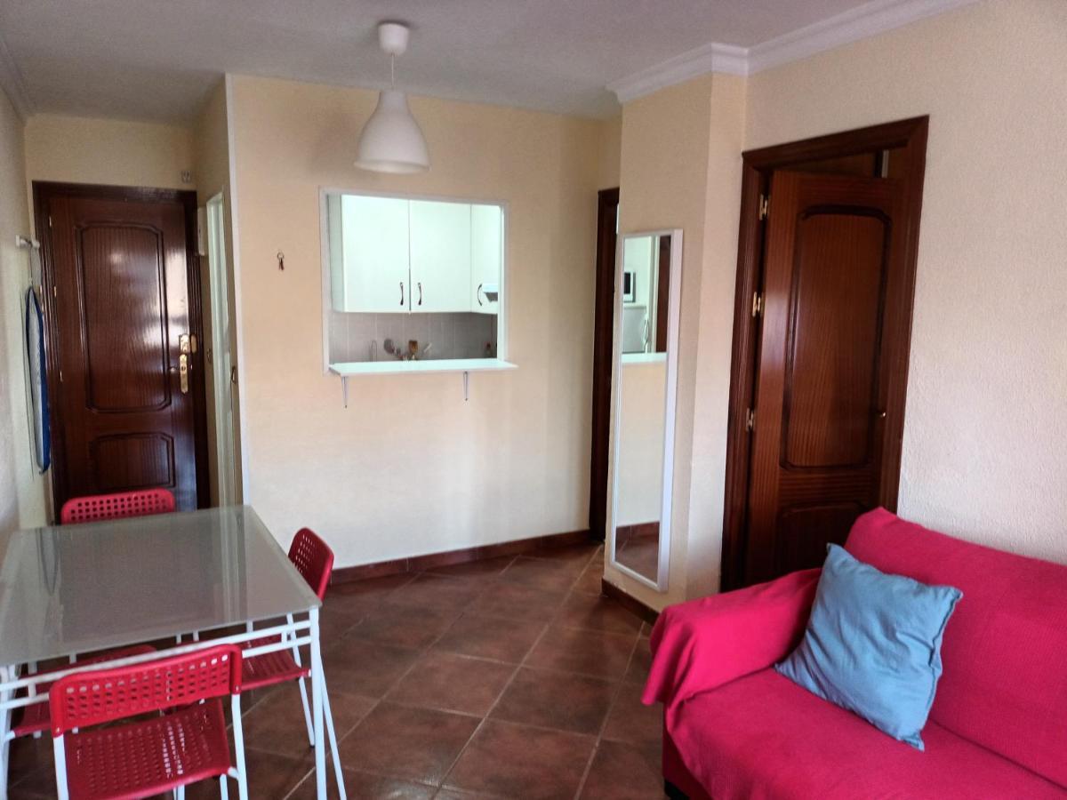 Apartamentos Vialia Sol Y Playa Малага Екстериор снимка