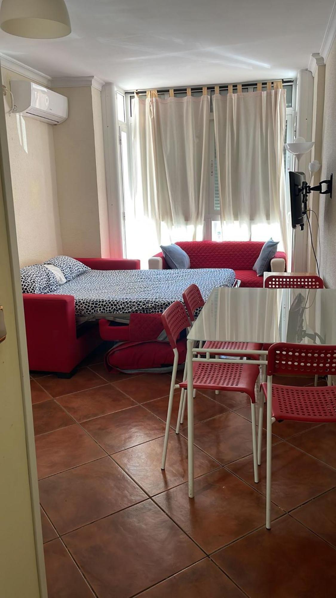 Apartamentos Vialia Sol Y Playa Малага Екстериор снимка