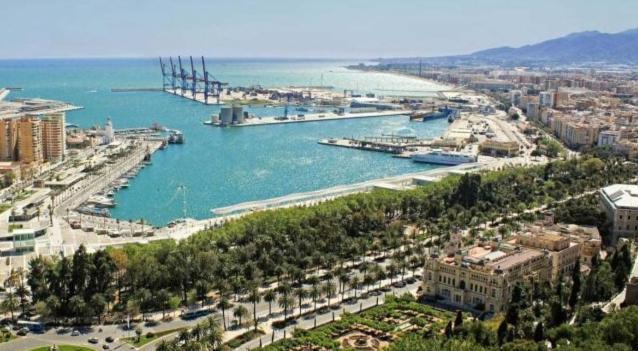 Apartamentos Vialia Sol Y Playa Малага Екстериор снимка