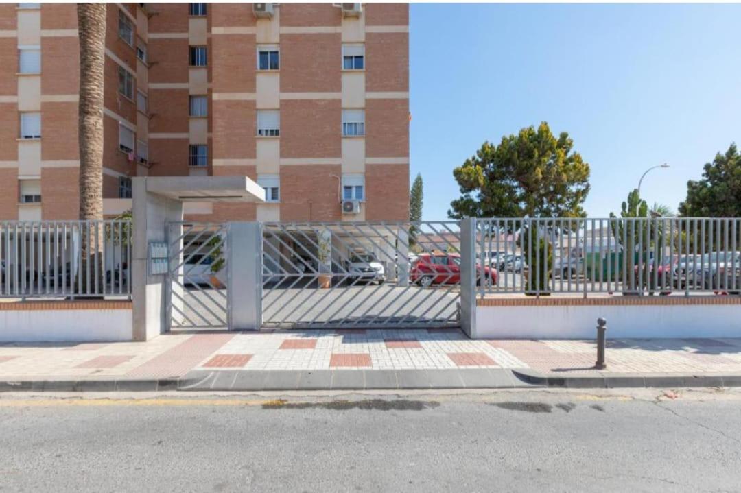 Apartamentos Vialia Sol Y Playa Малага Екстериор снимка