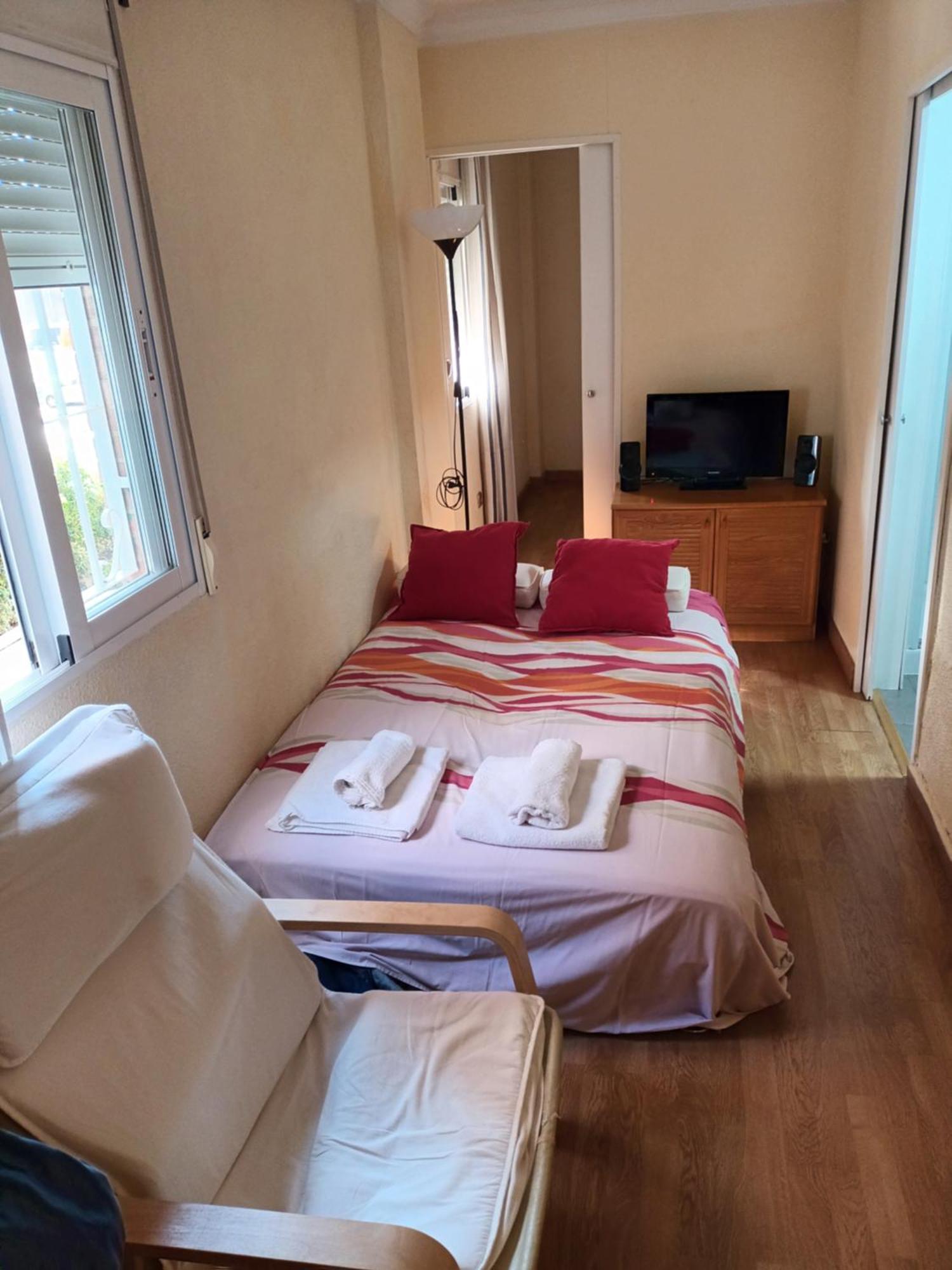 Apartamentos Vialia Sol Y Playa Малага Екстериор снимка