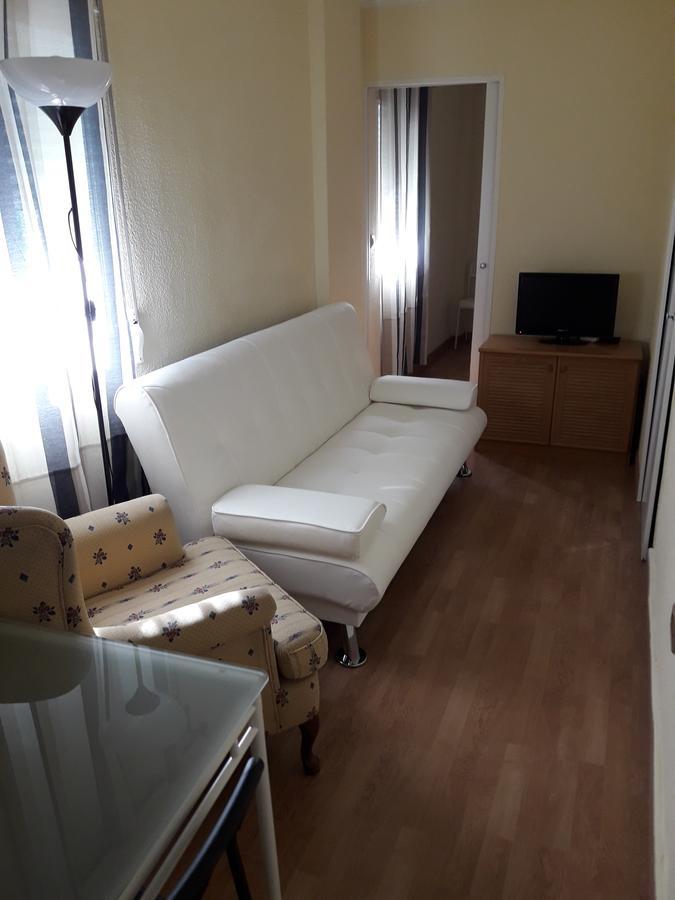Apartamentos Vialia Sol Y Playa Малага Екстериор снимка